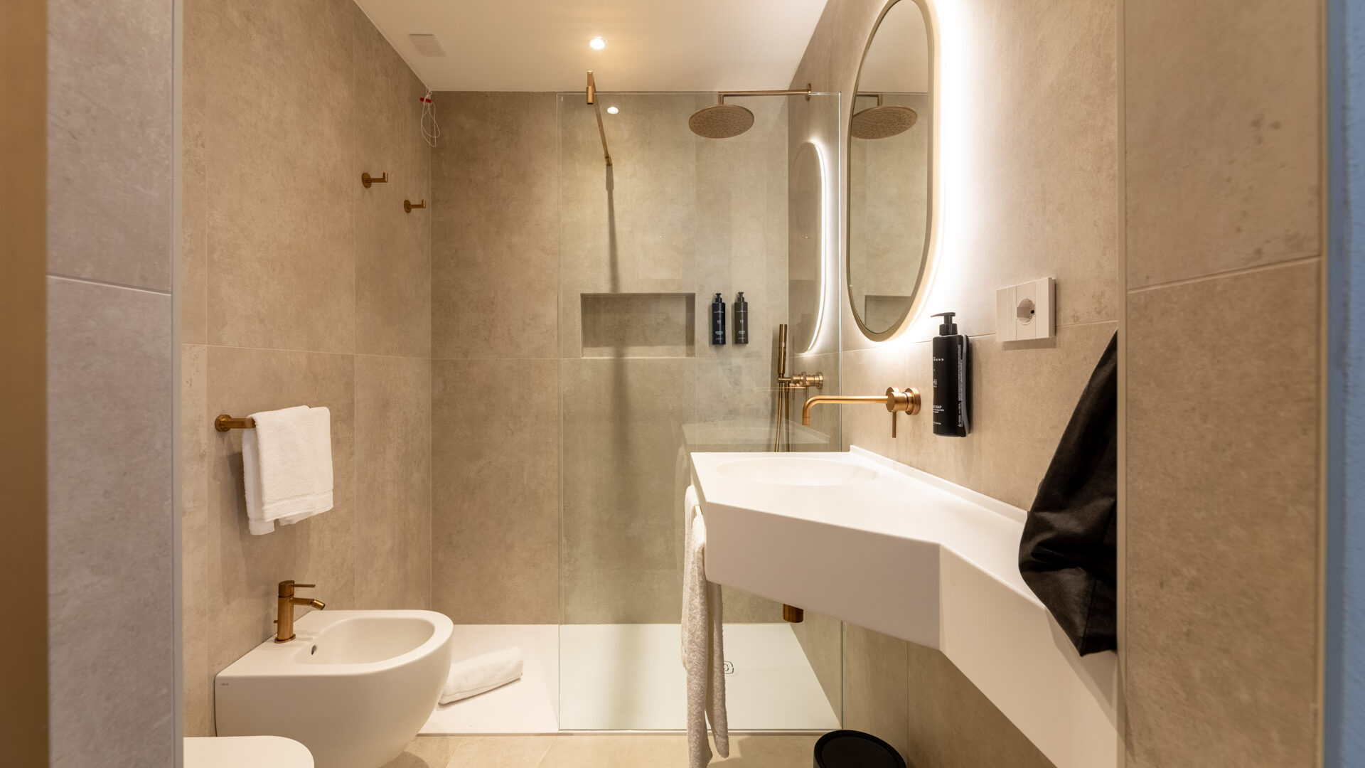 hihotels-sirmione-lago-di-garda-camera-standard-8