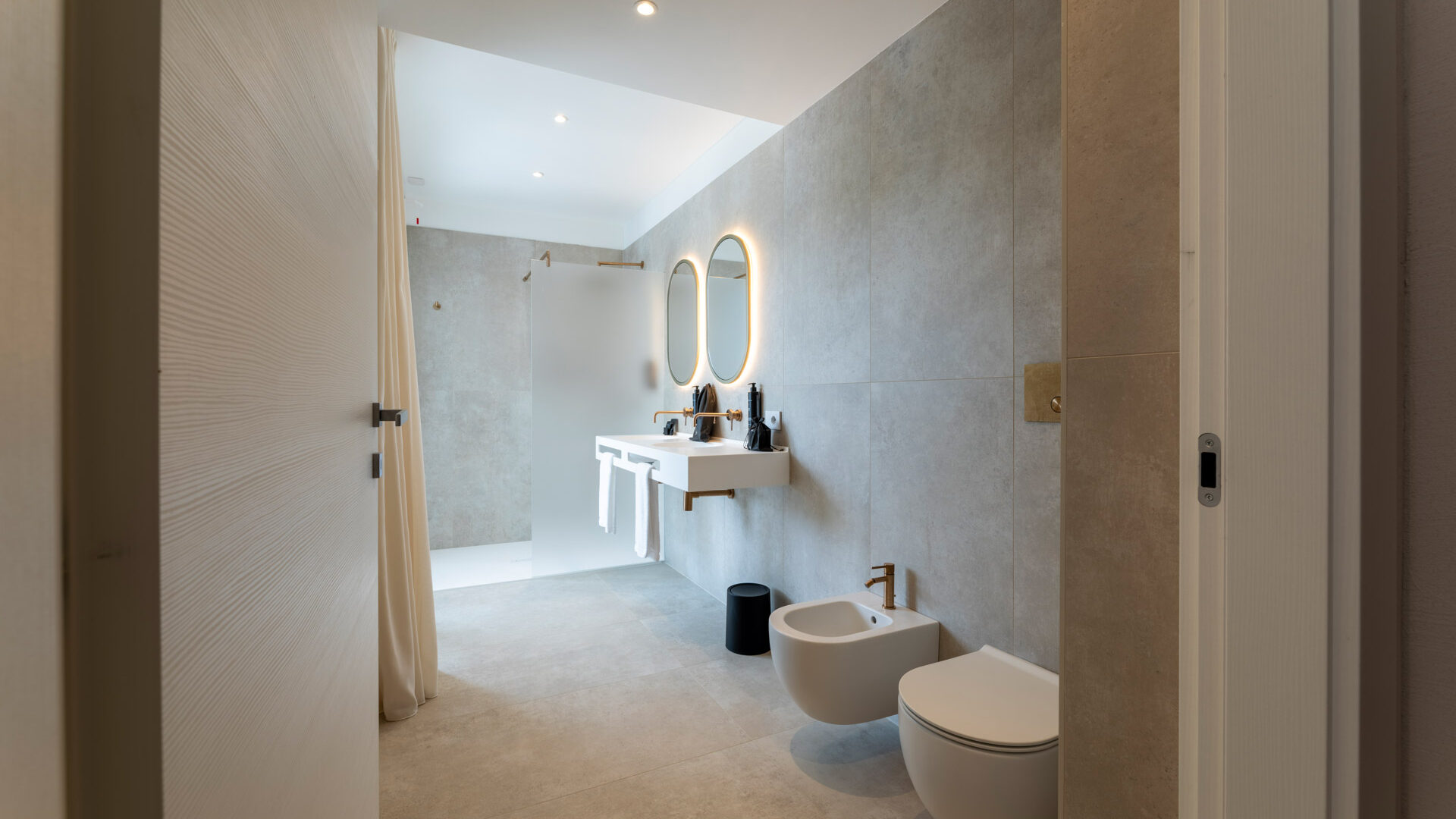 hihotels-sirmione-lago-di-garda-camera-jacuzzi-6a