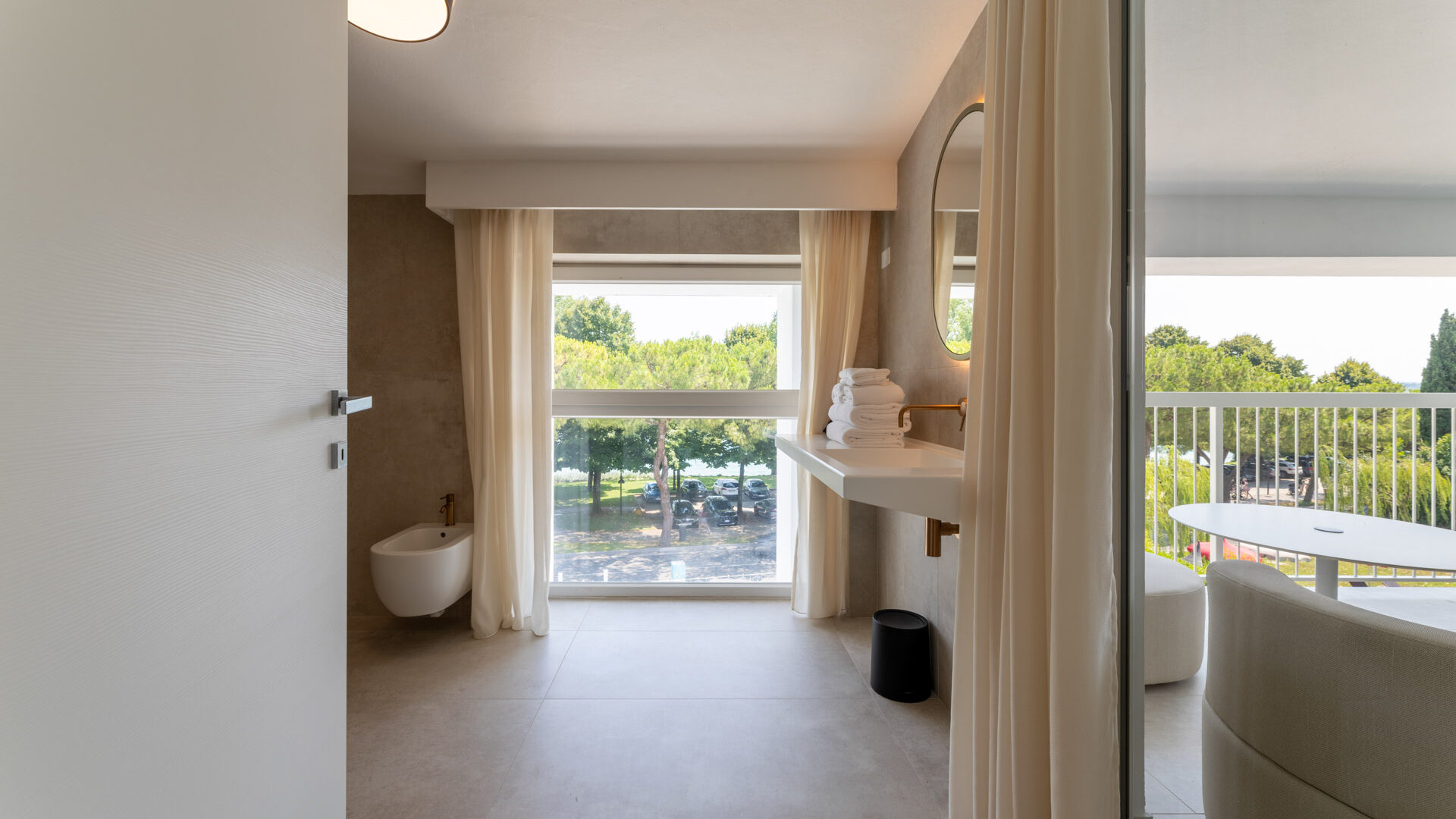 hihotels-sirmione-lago-di-garda-camera-jacuzzi-7b