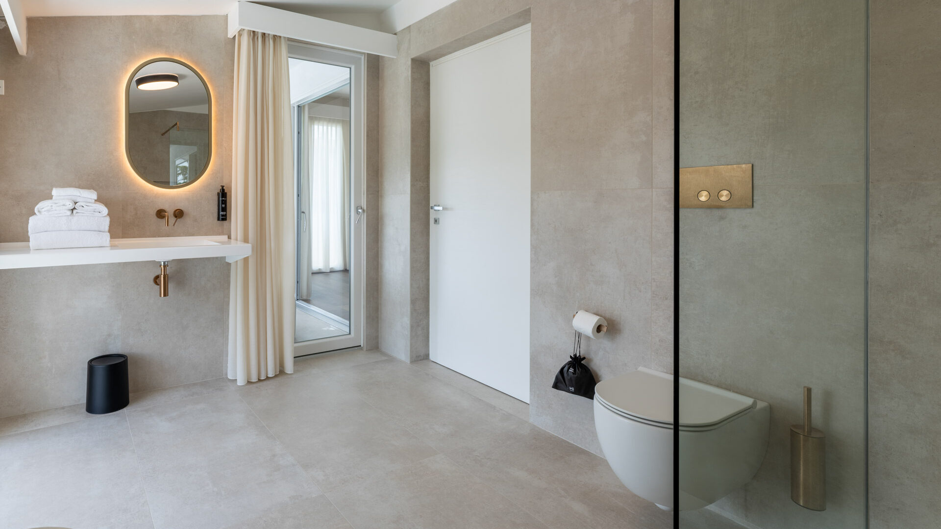 hihotels-sirmione-lago-di-garda-camera-jacuzzi-8b