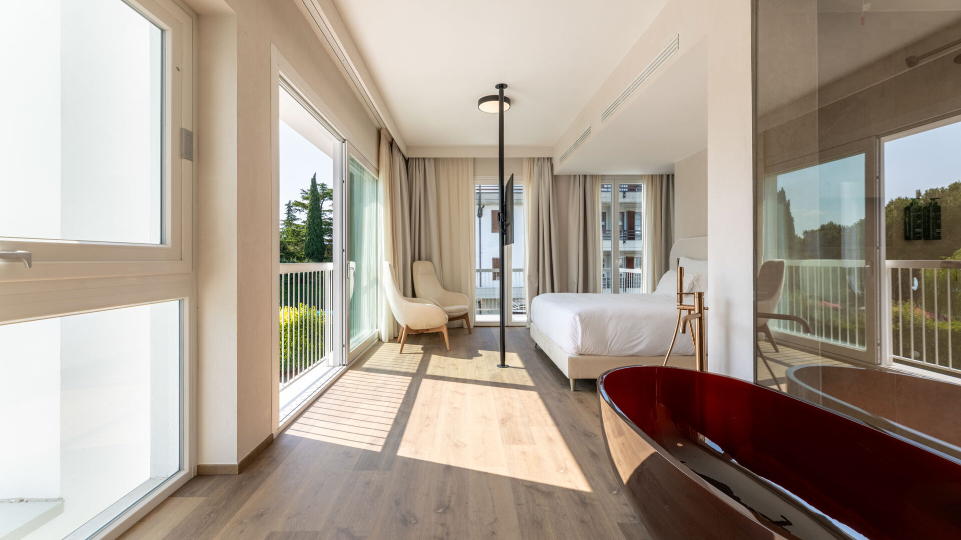 hihotels-sirmione-lago-di-garda-camera-jacuzzi-junior-deluxe-9