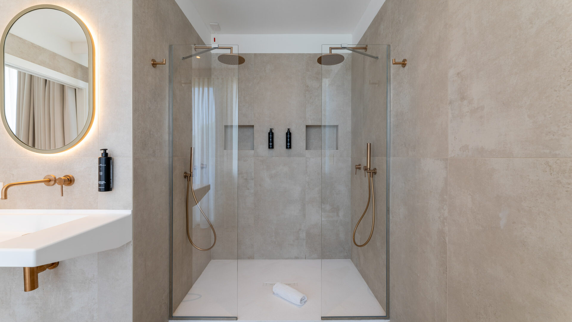 hihotels-sirmione-lago-di-garda-camera-jacuzzi-junior-premium-10