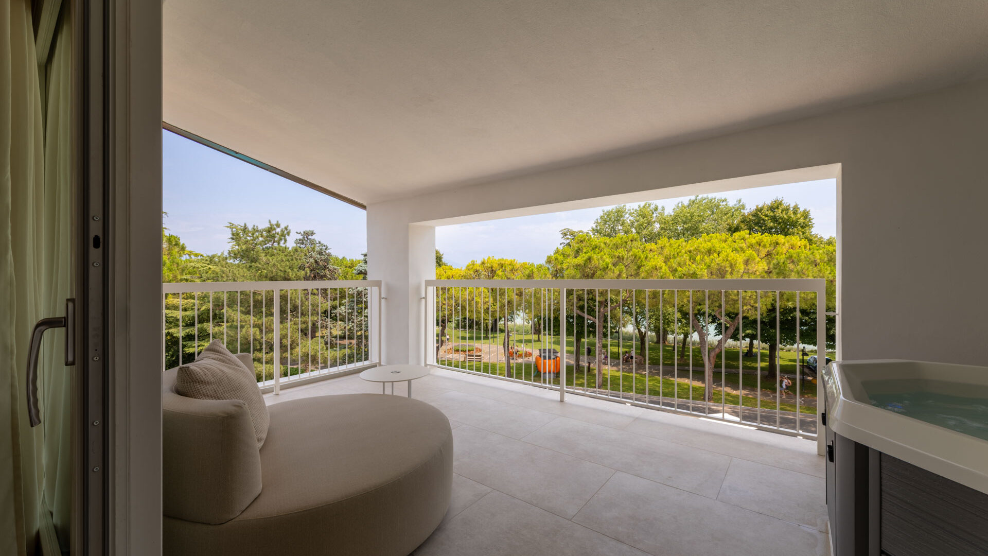 hihotels-sirmione-lago-di-garda-camera-jacuzzi-junior-premium-11