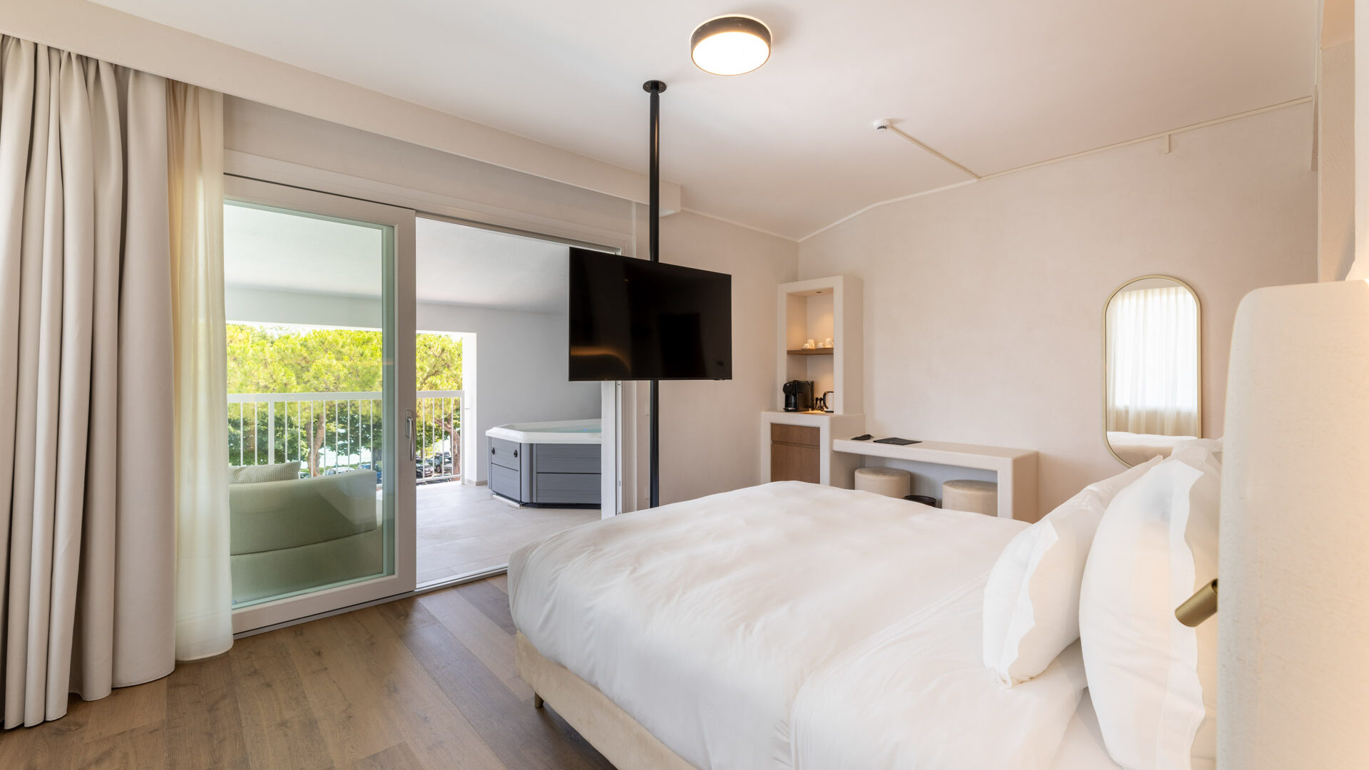 hihotels-sirmione-lago-di-garda-camera-jacuzzi-junior-premium-7